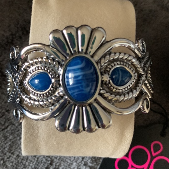 Set of Four (4) Paparazzi Silver Cuff Bracelets. NWT - Picture 2 of 9